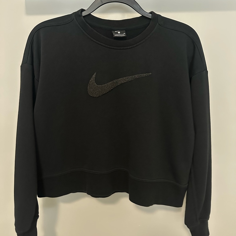 Nike Women's Black Crew Neck